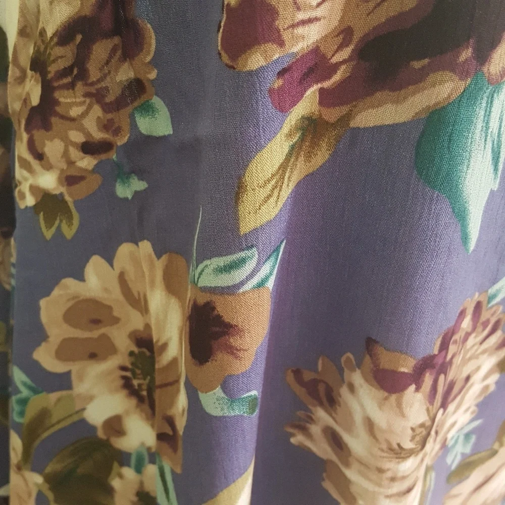 BEAUTIFUL PURPLE/IVORY FLORAL TOP, L, runs small. Matches pink/ivory floral - Picture 6 of 8